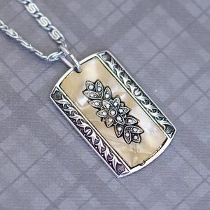 19 inch, Vintage Floral Abstract Square Aluminum Silver Tone Necklace, G48